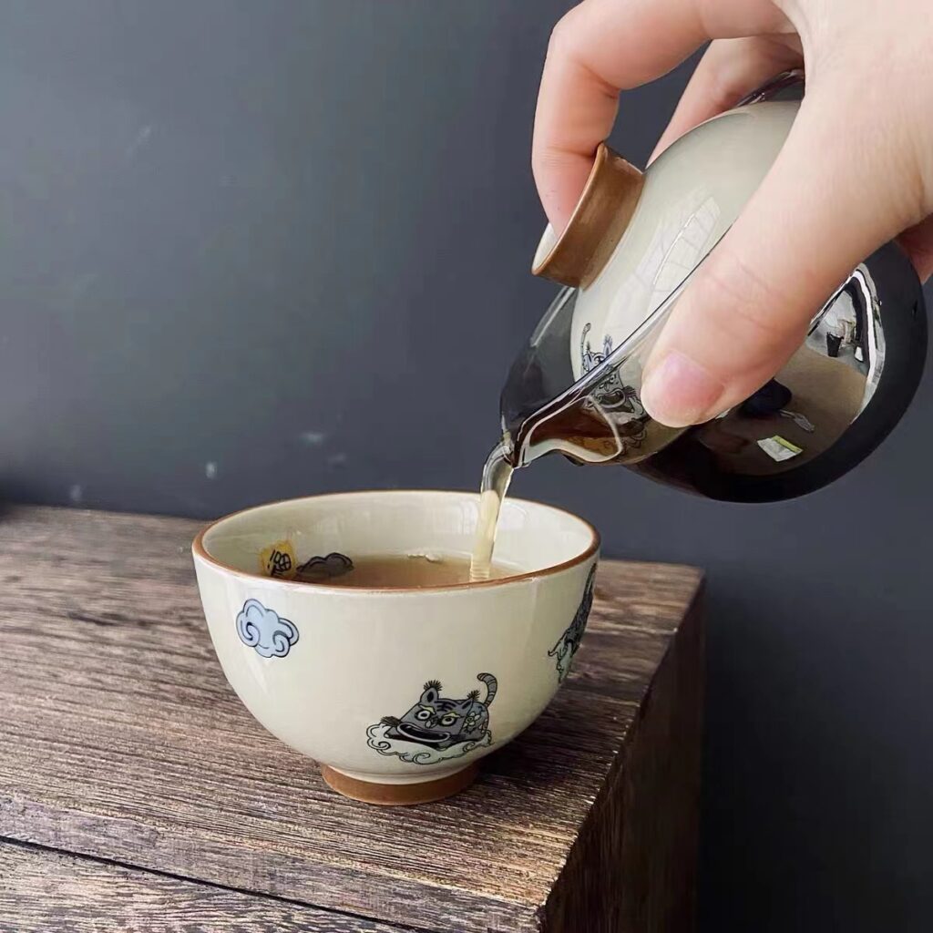 Vintage Creative Lucky Tiger Ceramics 125ml Travel Tea Set