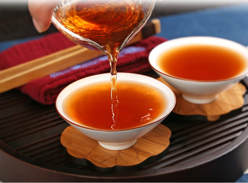 The efficacy and contraindications of Puerh tea (raw and ripe).